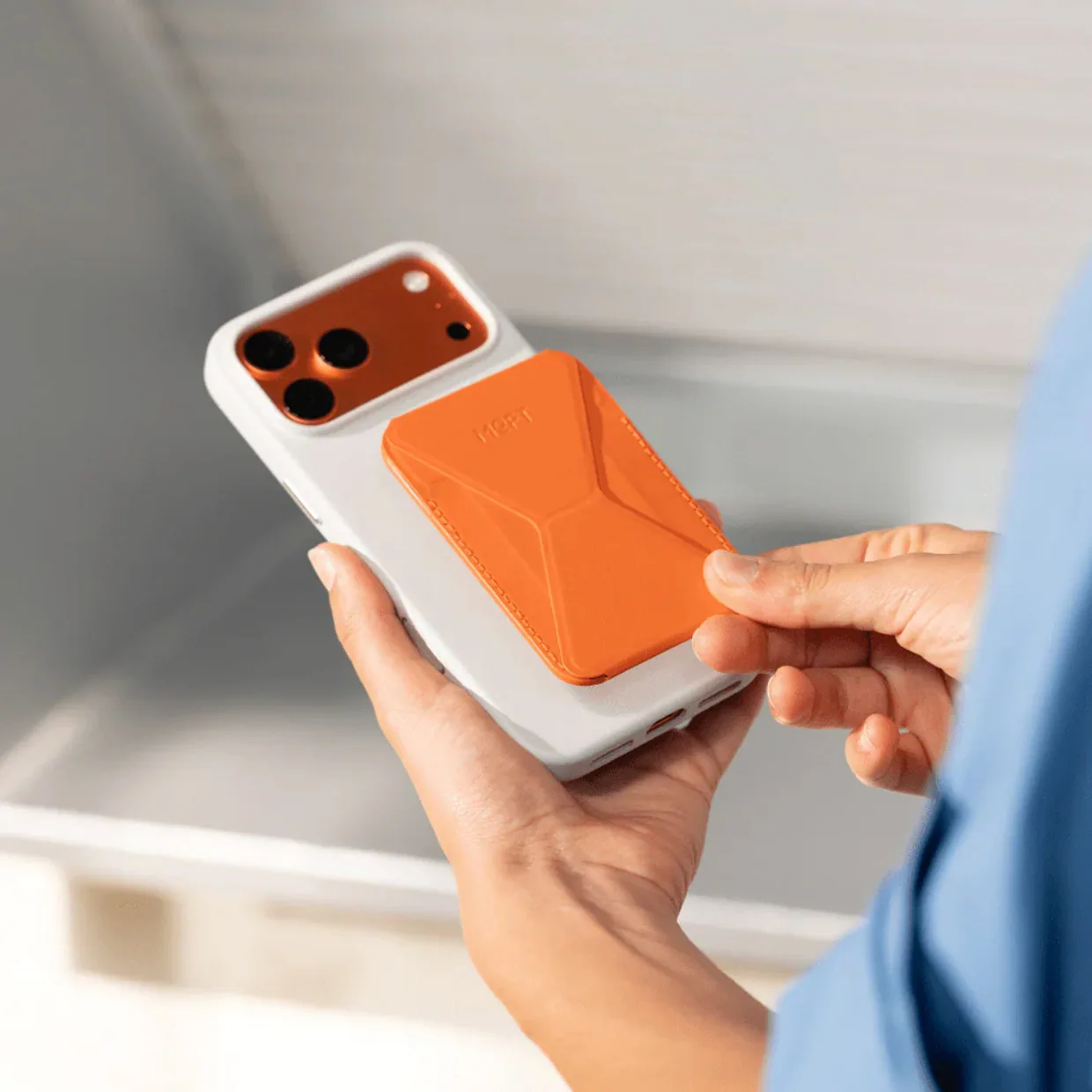 Moft Trackable MagSafe Wallet + Phone Stand