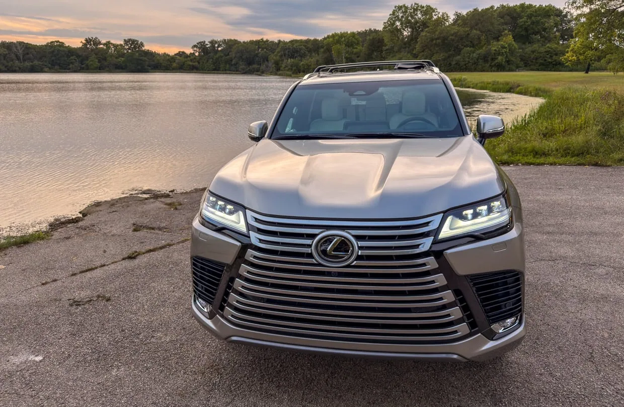 2026 Lexus LX 600 - front view